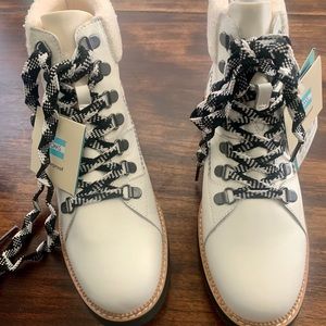 Toms leather waterproof boots